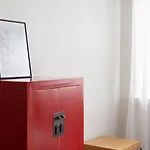 Buisto ホステル *